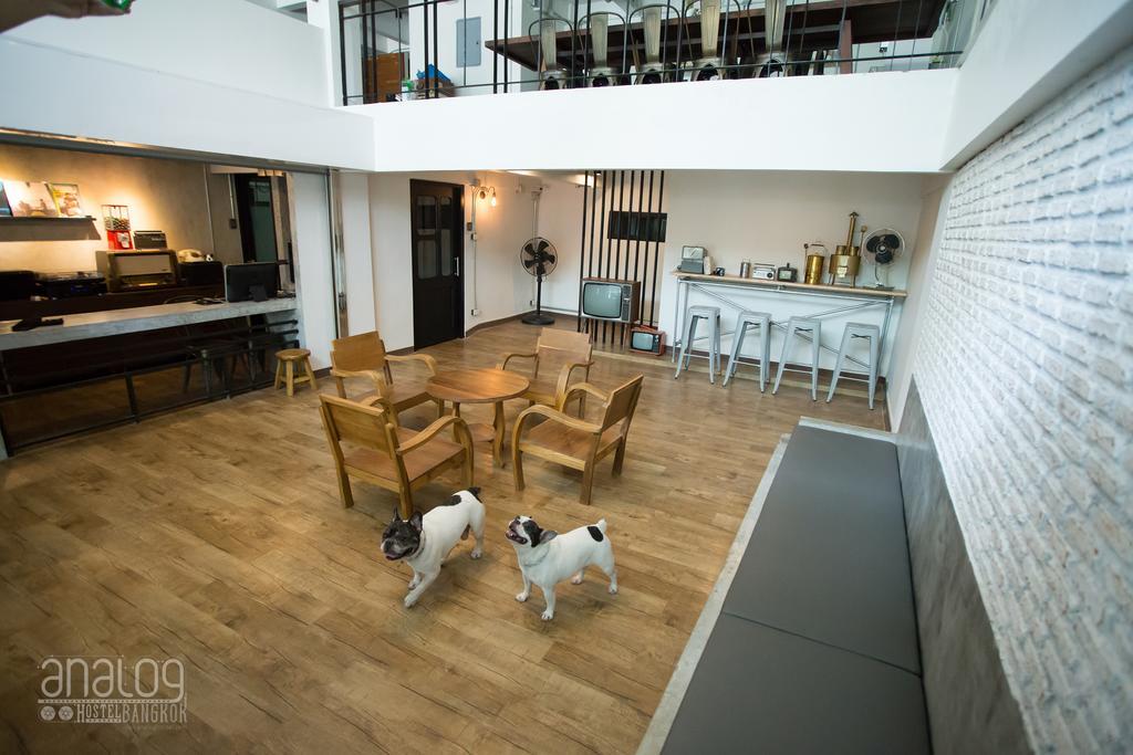 Analog Hostel Bangkok Ngoại thất bức ảnh